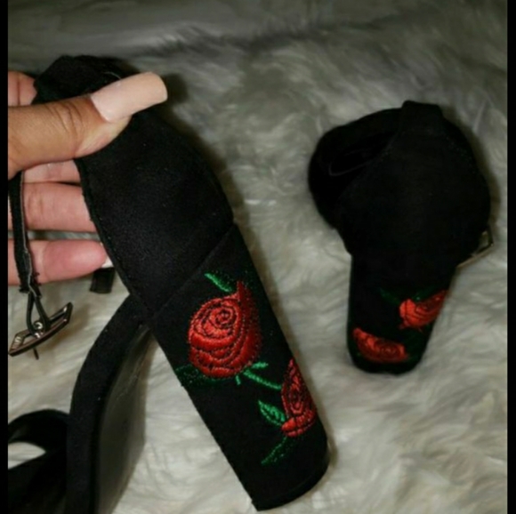 Heels - Picture 3 of 3